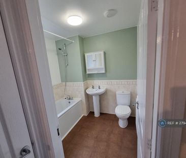 3 bedroom end of terrace house to rent - Photo 6