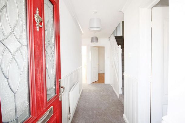 4 bedroom detached house to rent - Photo 1