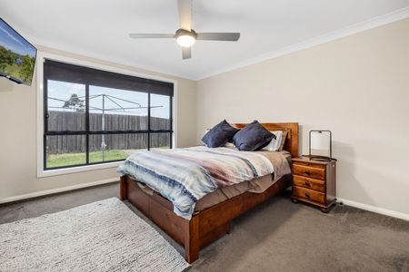 Impressive Innes Lake Home - Photo 4