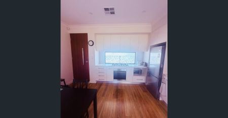 Modern & Stylish Townhouse in Prime Hectorville Location - Photo 2