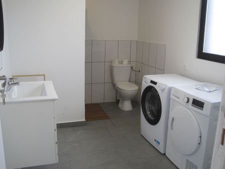 A LOUER CHAMBRE MEUBLEE DANS MAISON PROCHE DES ECOLES ET DU CENTRE VILLE DE ST QUENTIN - Photo 5