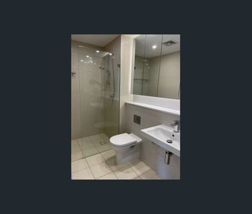 SPACIOUS ONE BEDROOM APARTMENT - Photo 6