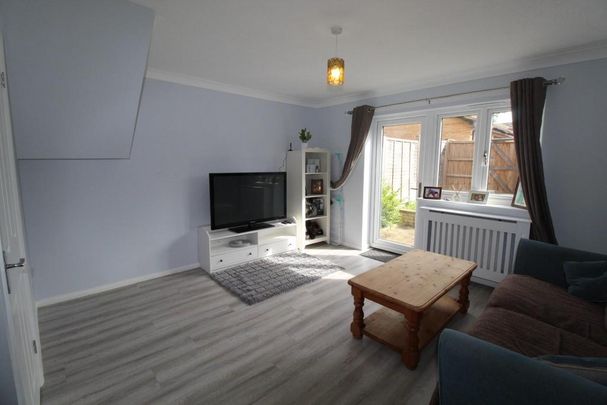2 bedroom terraced house to rent - Photo 1