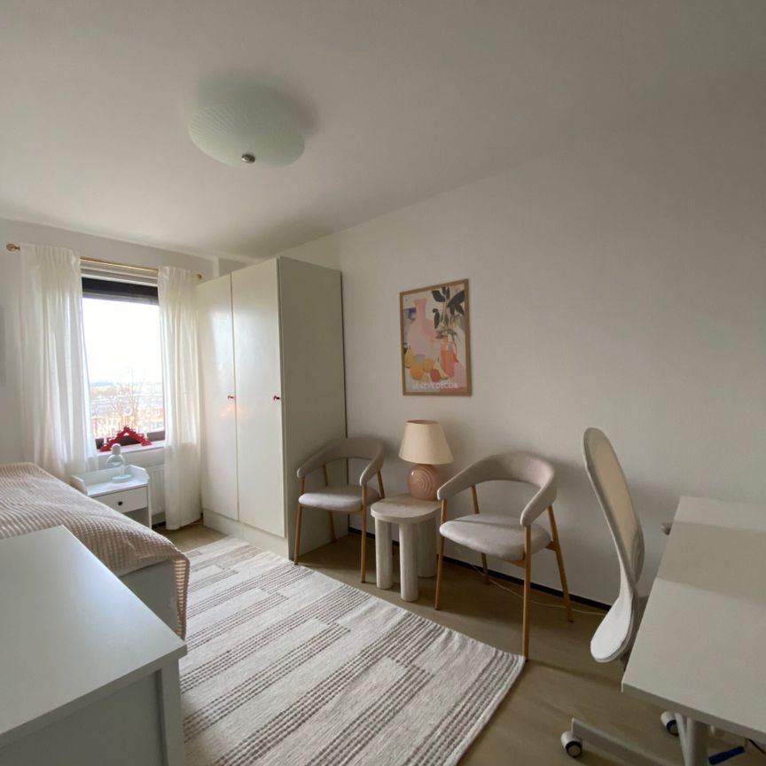 Rum uthyres nära SLU till kvinnliga studenter - Photo 1