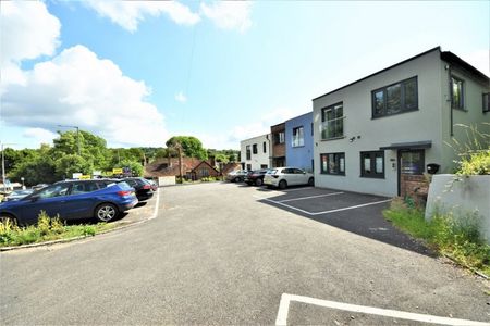 Treadaway Hill, Loudwater, High Wycombe,HP10 - Photo 3