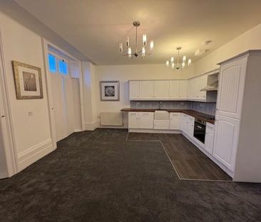 2 bedroom penthouse to rent - Photo 3