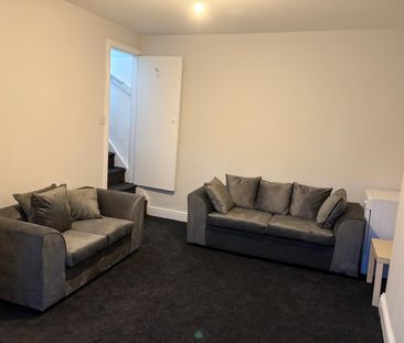 2 Bed Terraced House, Conway View, LS8 - Photo 1