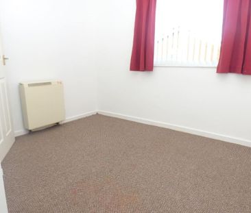 2 bed upper flat to rent in NE24 - Photo 3