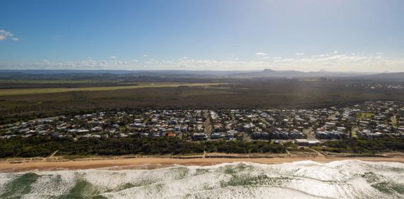 Freshly Renovated Unit in the Heart of Marcoola! - Photo 2