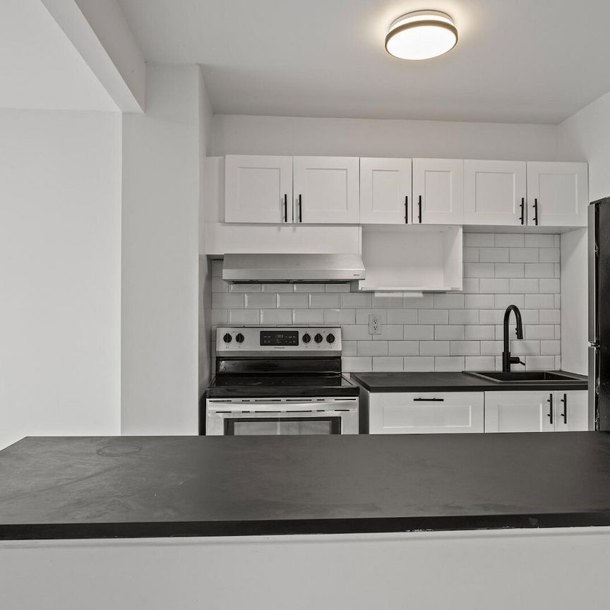 2900 Chemin de la Côte-de-Liesse, Montréal, QC - Photo 1