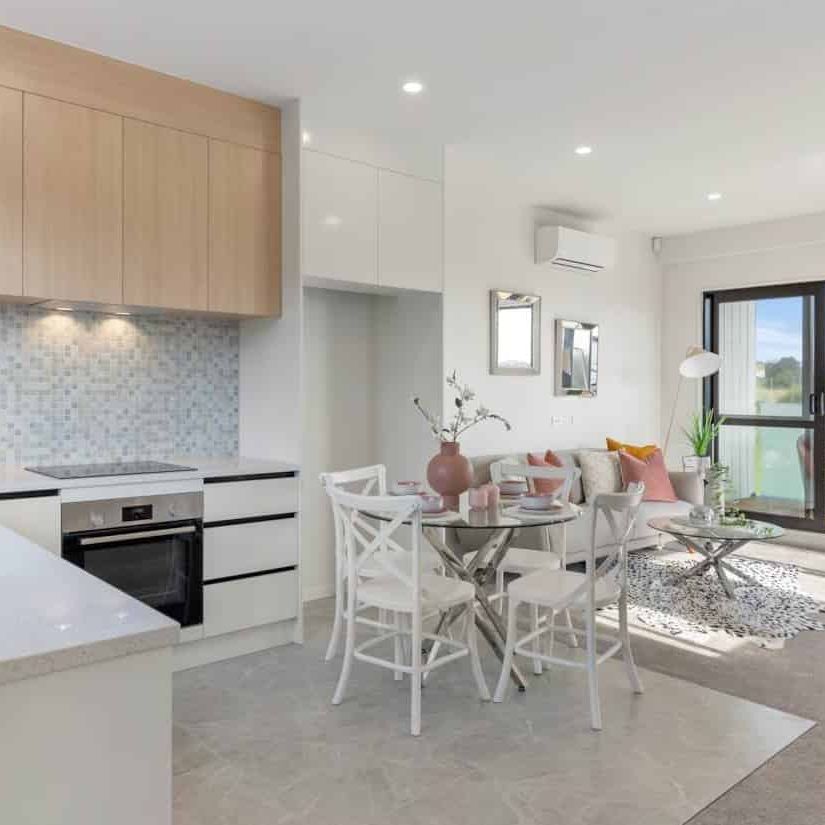 Spacious 3-Level Glen Eden Townhouse – Extra P... - Photo 1