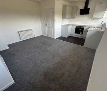 Flat Above 97 Bromsgrove Road, Romsley, Halesowen - Photo 6