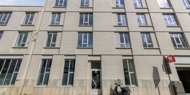 Appartement te huur in Antwerpen voor € 950 met 1 slaapkamer - Photo 1