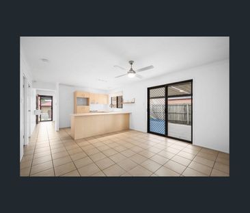 Modern 4-Bedroom Home with Parkside Location - Photo 5