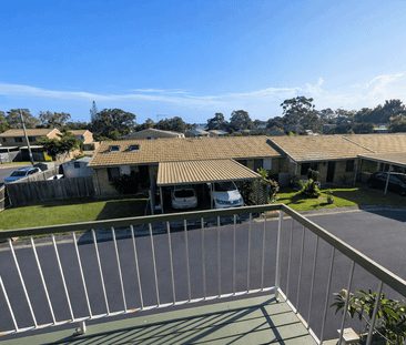 LIGHT AND BRIGHT! - Photo 4