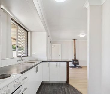 SPACIOUS FAMILY HOME WITH GREAT LOCATION - Photo 6