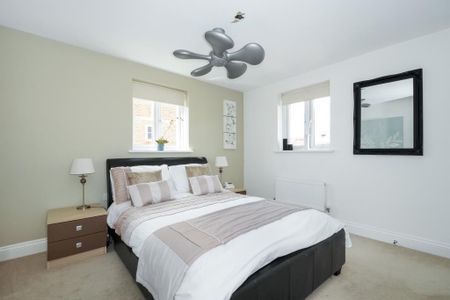 4 bedroom detached house to rent - Photo 2