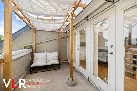 Townhouse in Vancouver East Side, BC - Photo 5