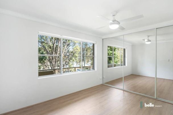 Spacious 2-Bedroom Unit with Park Views – Prime Location! - Photo 1