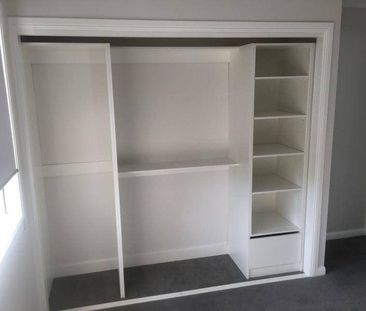 Renovated Townhouse with Garden and Pets Approved - Photo 2