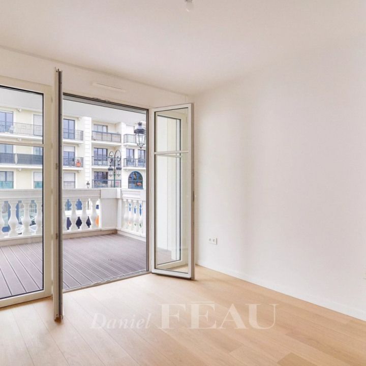 Appartement • Pressensé-Rives de Seine - Photo 1