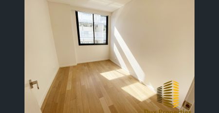 Modern Three-Bedroom Apartment in the Heart of Mascot - Photo 5