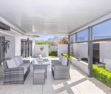 Executive style home at the end of a quiet cul-de-sac - Photo 1