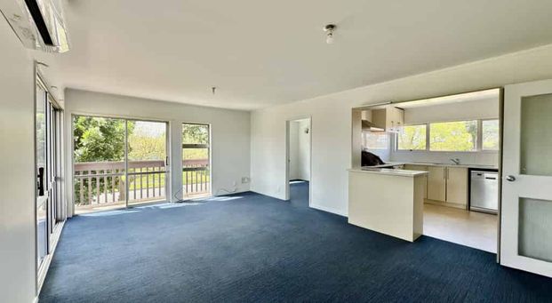 Spacious 7-Bedroom Family Home - Room for Everyone! - Photo 1