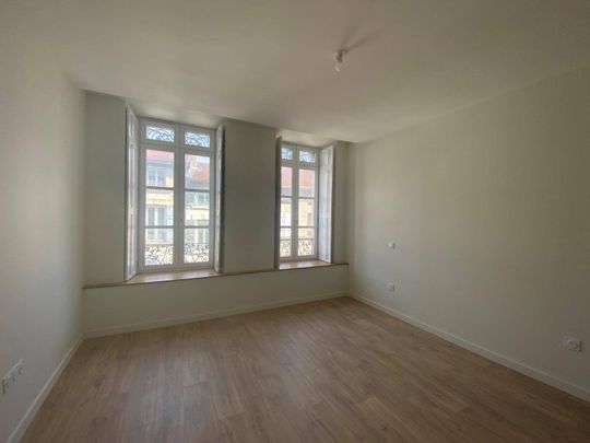 Location appartement bourgeois 4 pièces 119.29 m² à Romans-sur-Isère (26100) 4 - Photo 1