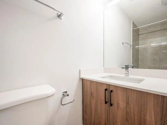SF298 – 3 Bed | 2 Bath Townhouse in Gleneagles, Cochrane | #115, 156 Park Street — 3 Bed 2 Bath - Photo 1