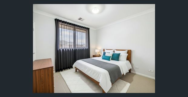 Modern & Private Granny Flat Living - Photo 1