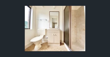 Neat And Tidy Family Home - Photo 4