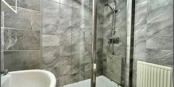 Room in a Shared Flat, Belle Vue Road, LS3 - Photo 3