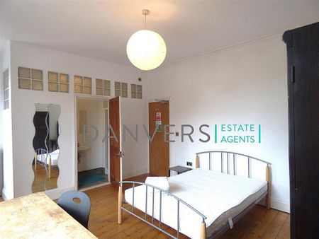 6 bedroom detached house to rent - Photo 5