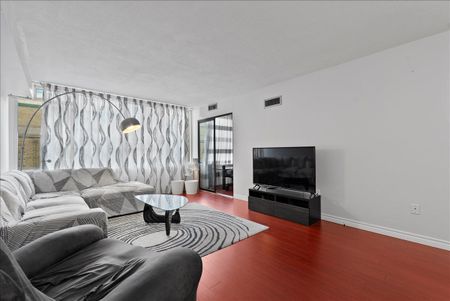 For Lease - 45 Carlton Street Unit# 609, Toronto, Ontario - Photo 2