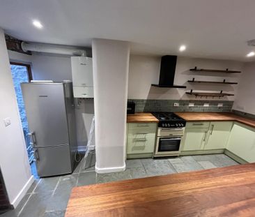 2 bedroom flat to rent - Photo 4