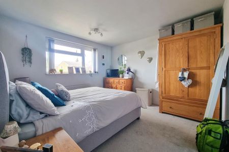 3 bedroom terraced house to rent - Photo 4