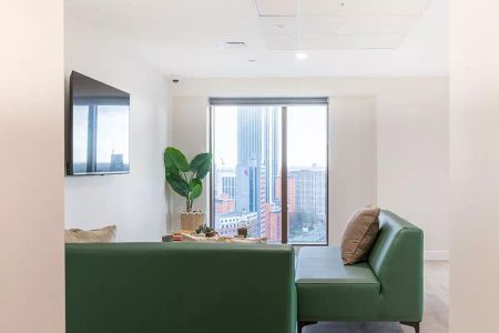 Deluxe Ensuite (Floors 26-32) - Photo 3