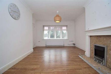 Clayton Rise, Wakefield, WF1 - Photo 2