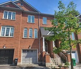 For Lease - 423 Aspendale Crescent, Mississauga, Ontario - Photo 2