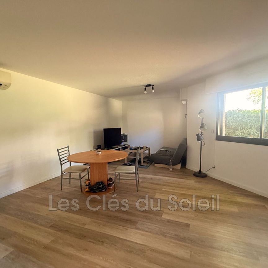 Location Appartement 2 pièces 50m² HYERES 83400 - Photo 1