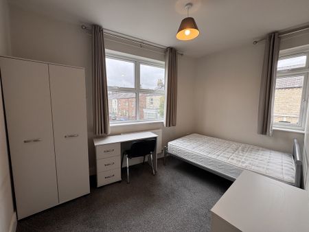 Brownlow Street, The Groves - P1843 - Photo 5