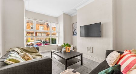 55 Headingley Avenue, Headingley, Leeds, LS6 3ER - Photo 3