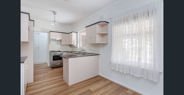 Character & charm, this one has it all! - Photo 1