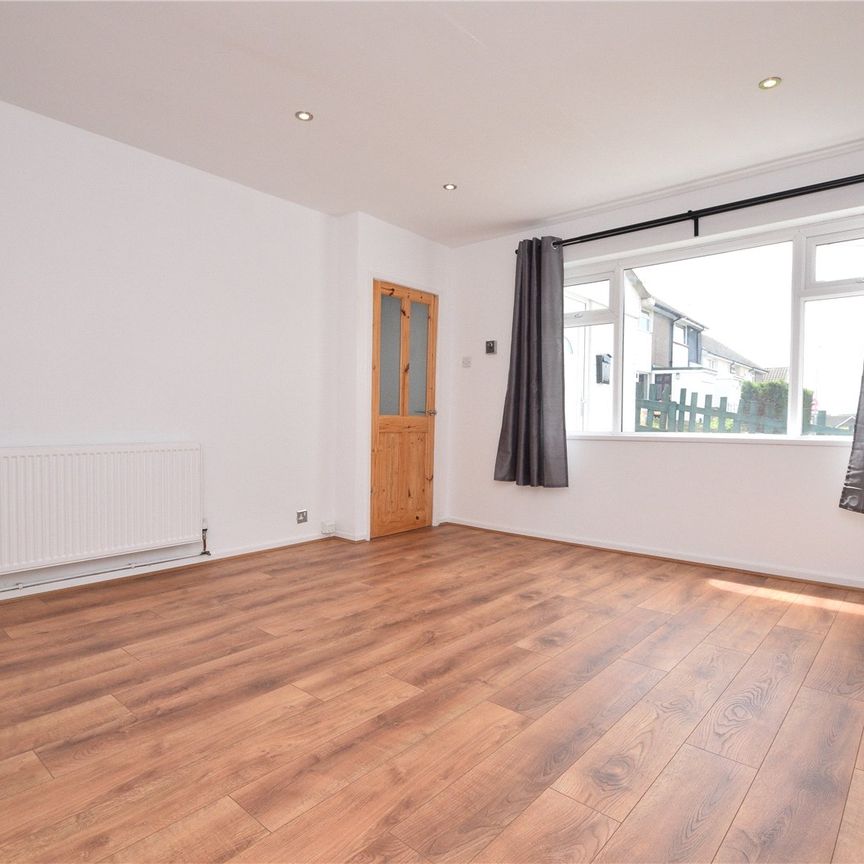 38, Bodmin Gardens, Leeds, West Yorkshire, LS10 4NP - Photo 1