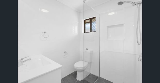 Spacious Family Home in a Convenient Clontarf Location - Photo 1