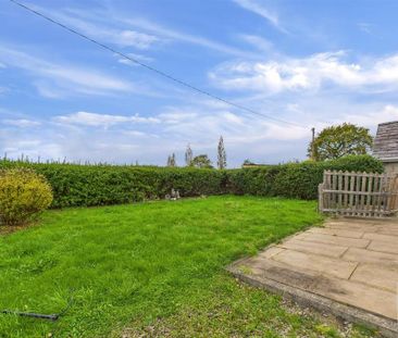 3 bedroom detached bungalow to rent - Photo 1