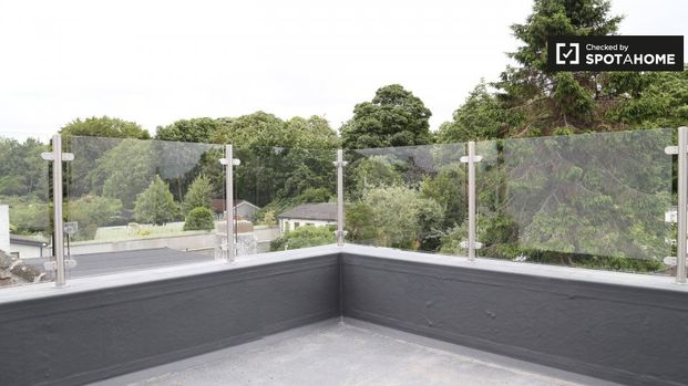 Room in 7-bedroom apartment for rent in Whitehall, Dublin. - Photo 1