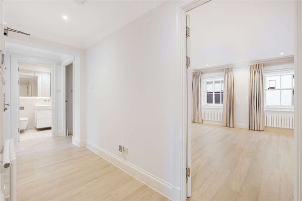 Recently refurbished two bedroom apartment - Photo 1