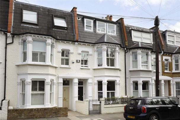 4 bedroom terraced house to rent - Photo 1